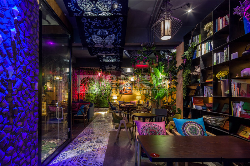 大化“因?yàn)樗浴笨Х壬铕^200平過道裝修設(shè)計(jì)實(shí)景圖