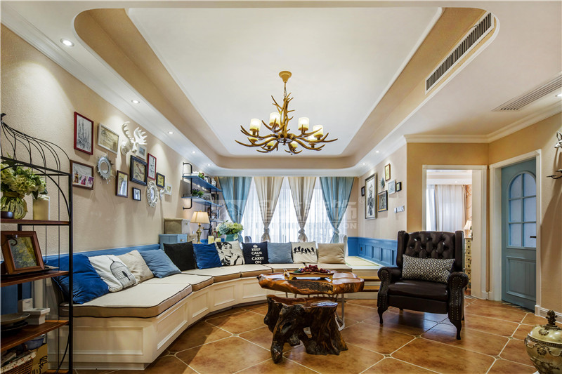 鳳嶺山語城89平美式地中?？蛷d裝修實景圖