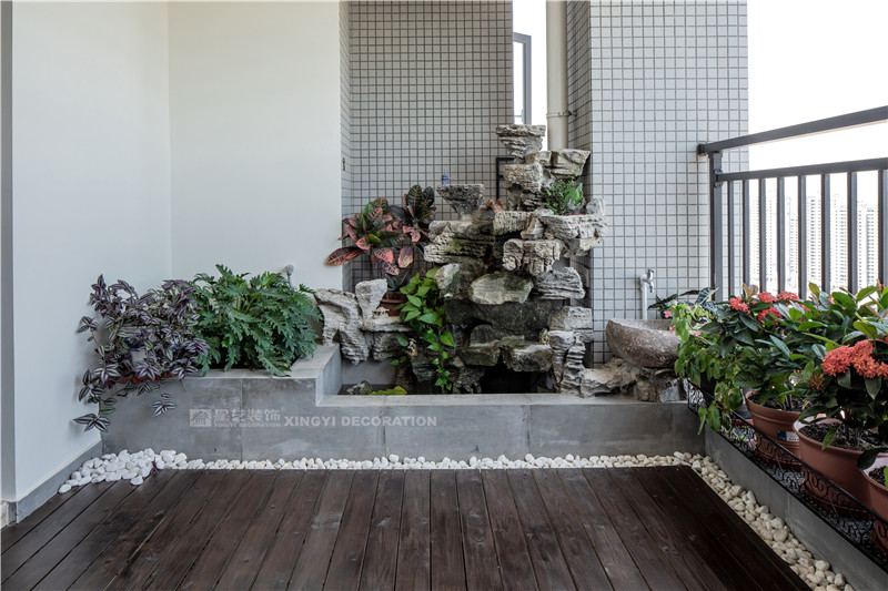 金源一品210平陽臺(tái)裝修實(shí)景圖