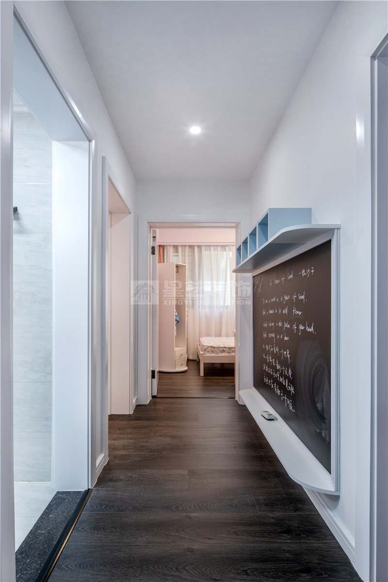 萬(wàn)達(dá)茂 160平過(guò)道裝修實(shí)景圖