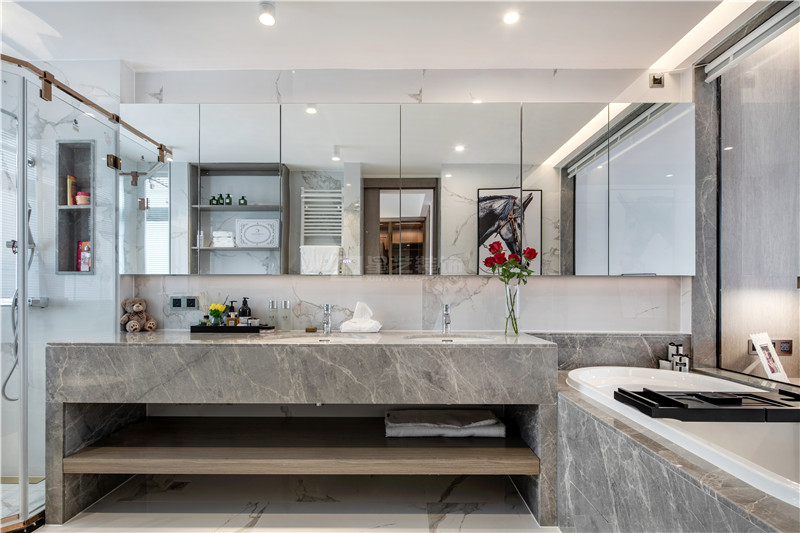 華發(fā)國賓壹號(hào)120平衛(wèi)生間裝修實(shí)景圖