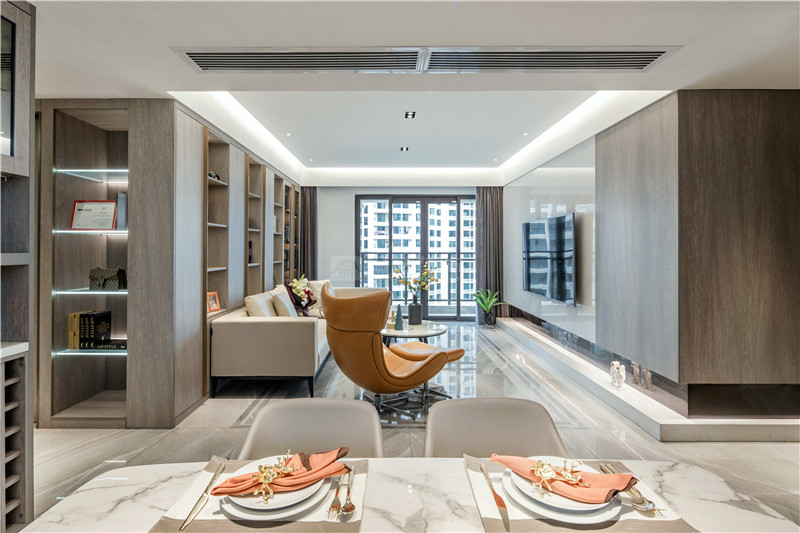 華發(fā)國賓一號(hào)120平客廳裝修實(shí)景圖