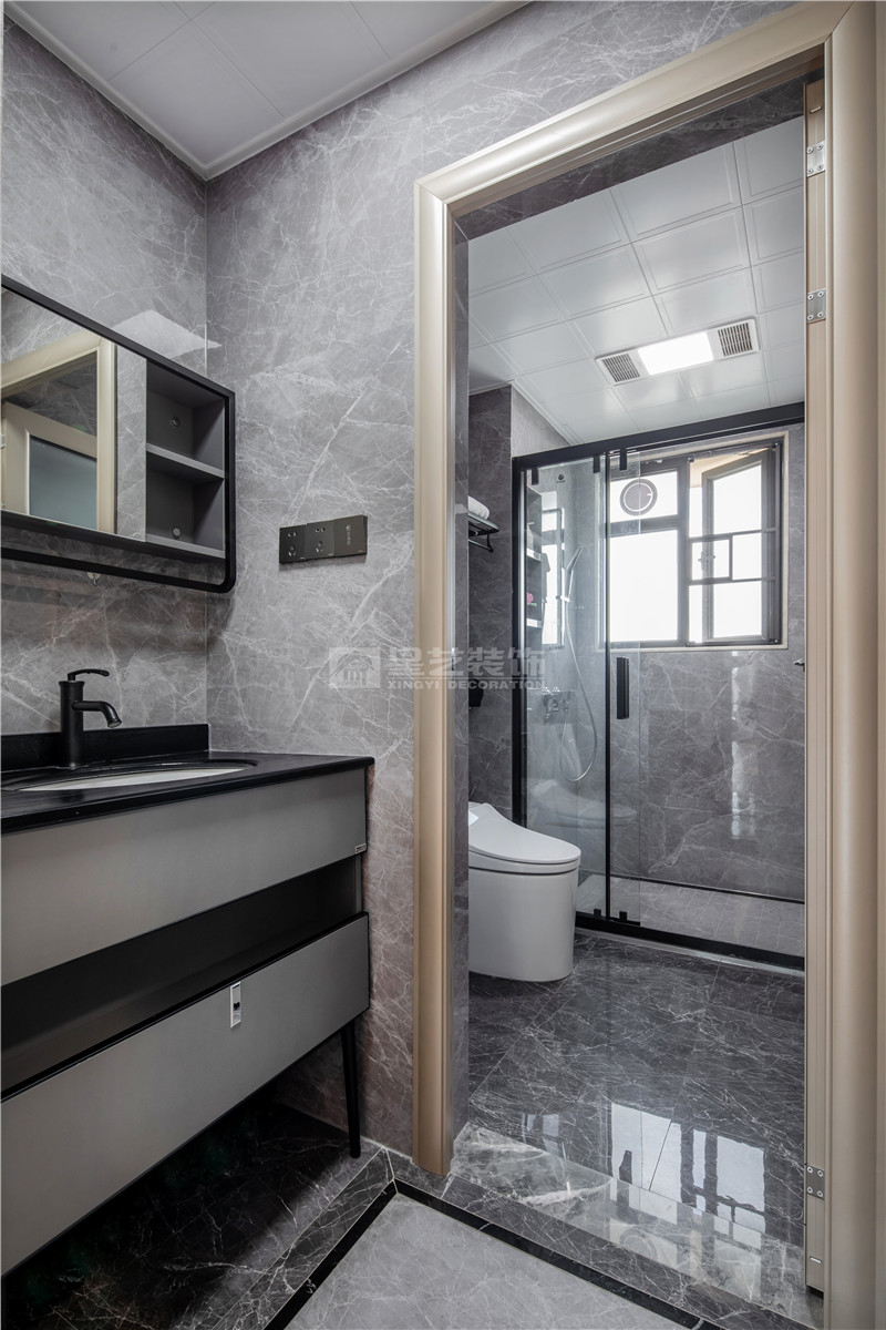 山漸青160平衛(wèi)生間裝修實(shí)景圖