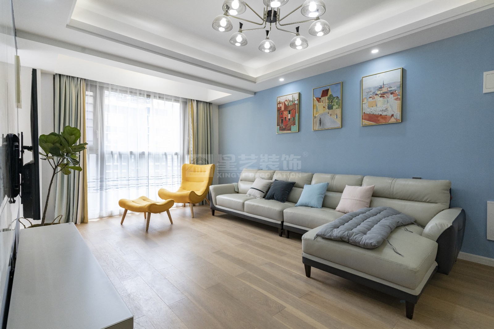 廣源大都會(huì)90平客廳裝修實(shí)景圖