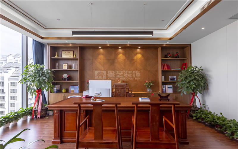 五星綠地中心華藍(lán)巖土公司2000平辦公室裝修實景圖