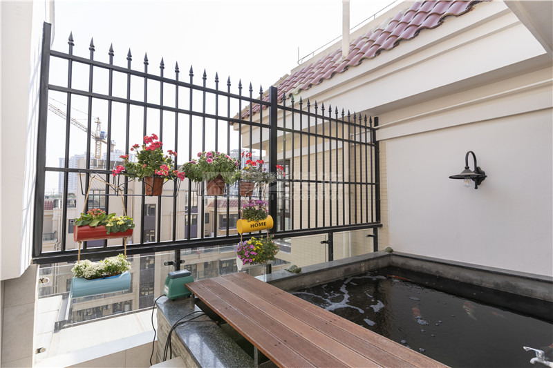 翡翠時光240平復式陽臺裝修實景圖