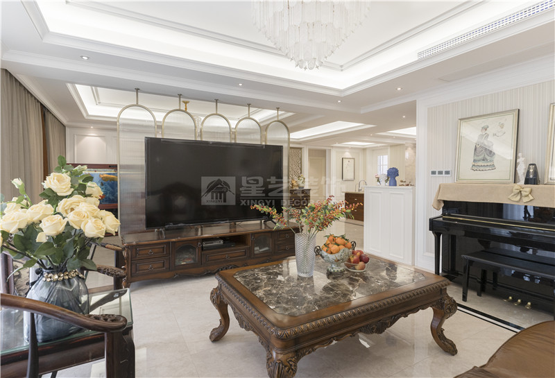 翡翠時光240平復式客廳裝修實景圖