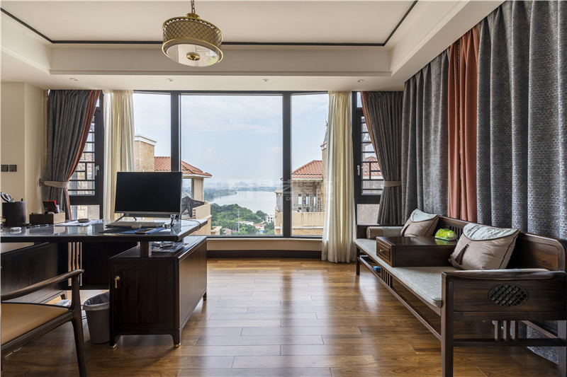 碧麗山莊450平別墅書房裝修實(shí)景圖