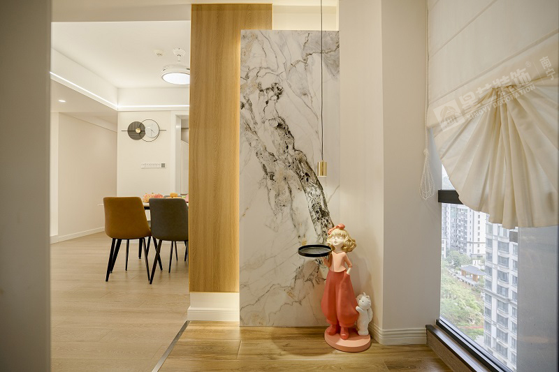 德澤苑130平奶油風(fēng)玄關(guān)實景