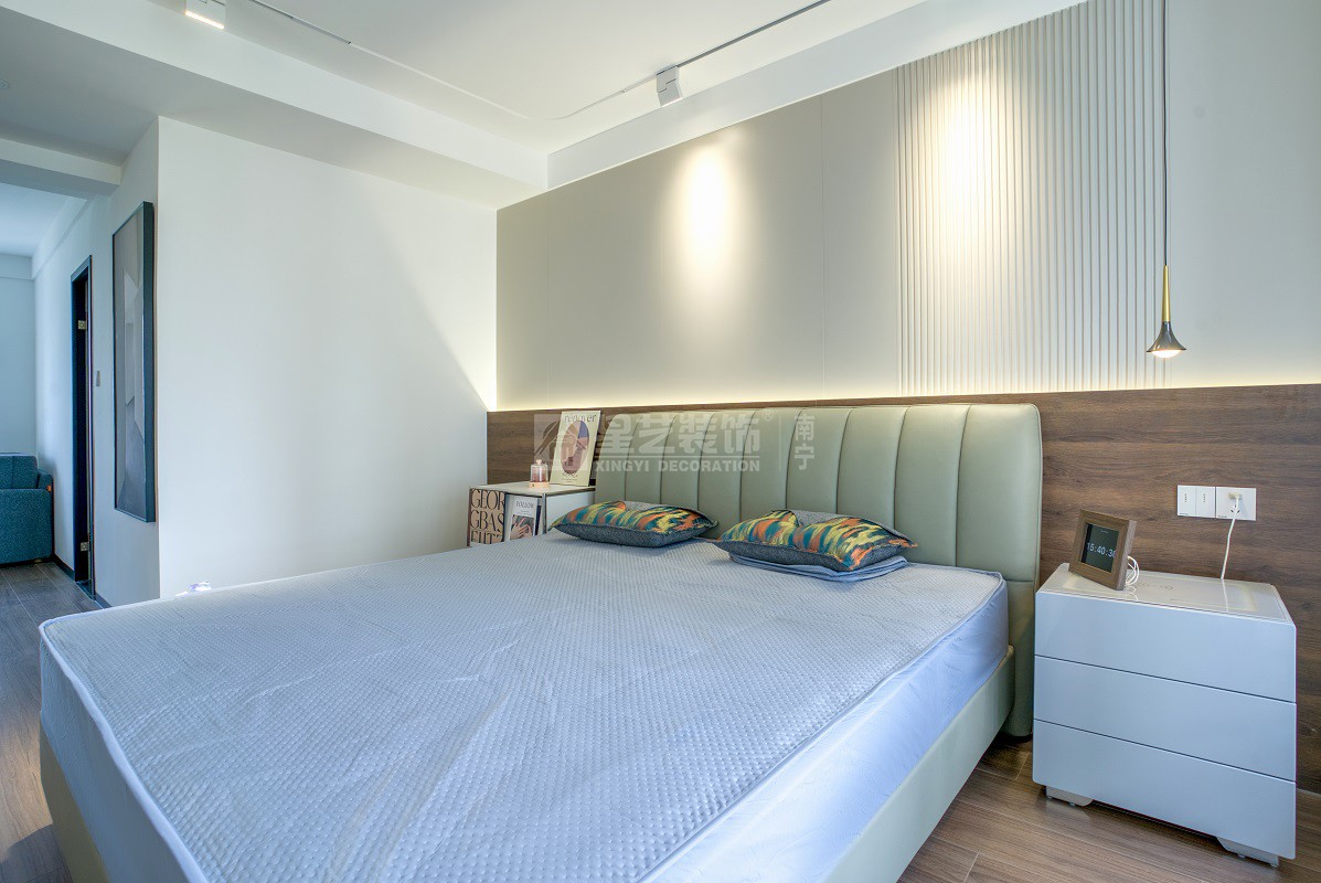 臻澤苑270平現(xiàn)代風(fēng)格臥室裝修實(shí)景