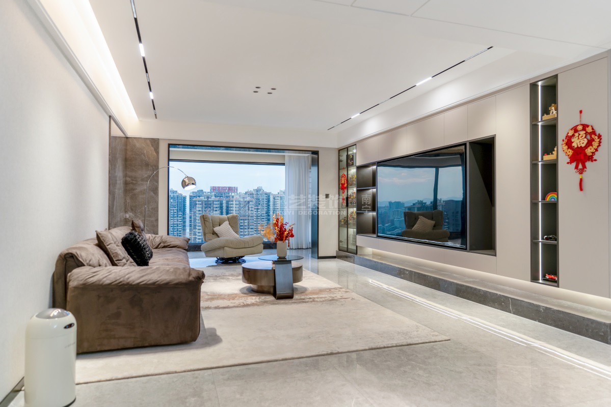 萬科云望223平現(xiàn)代極簡客廳實(shí)景裝修