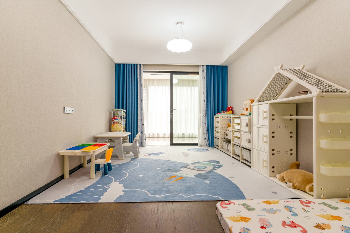 萬科云望223平現(xiàn)代極簡兒童房實(shí)景裝修