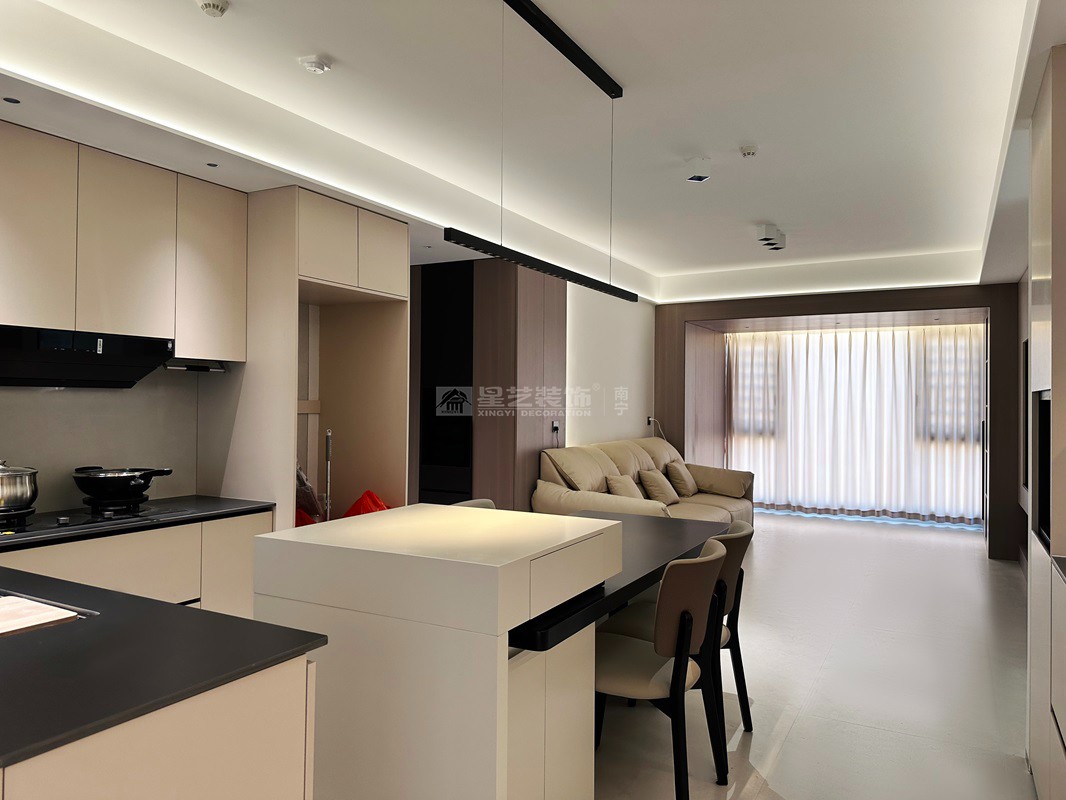 領(lǐng)譽(yù)府115平現(xiàn)代簡(jiǎn)約餐廳裝修實(shí)景