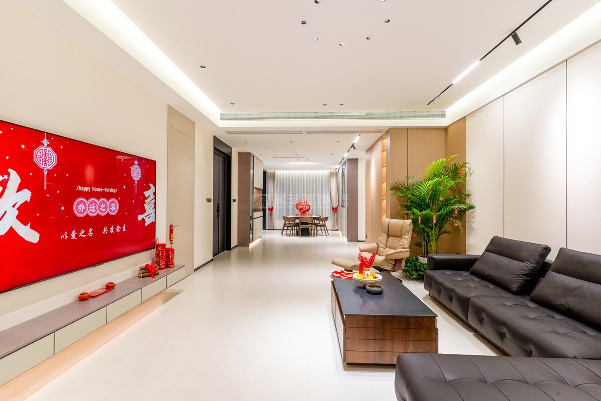 美泉1612 230平現(xiàn)代風(fēng)格客廳裝修實(shí)景