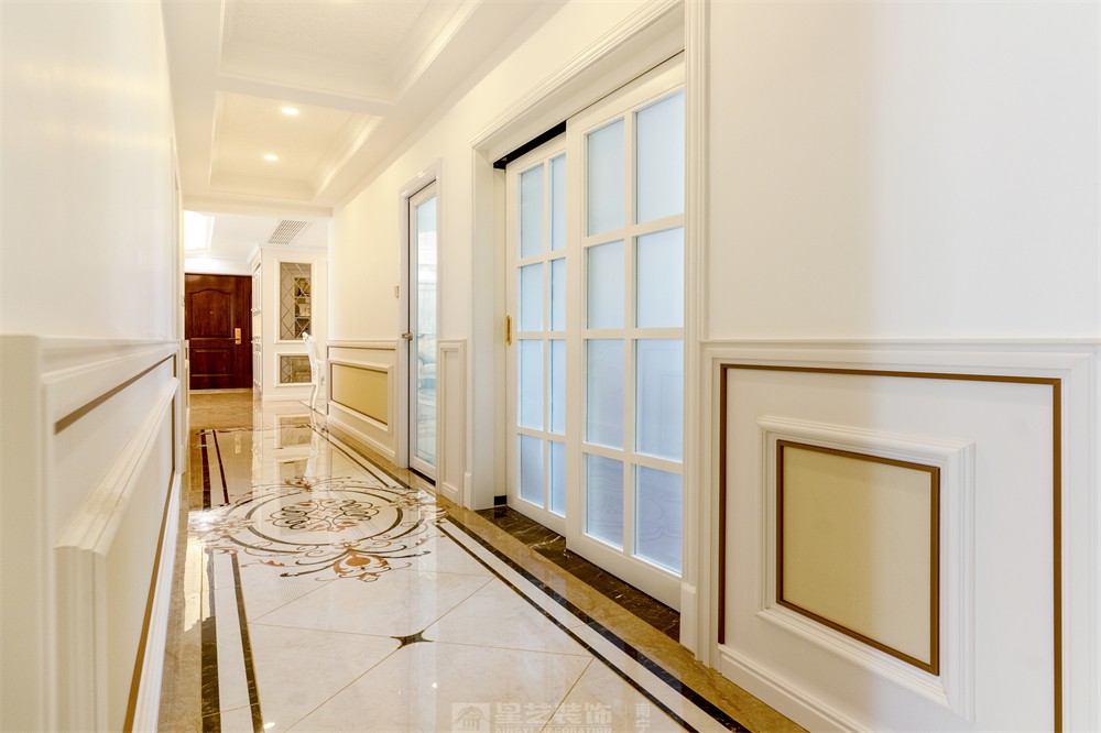 盛科城120平法式裝修過(guò)道實(shí)景