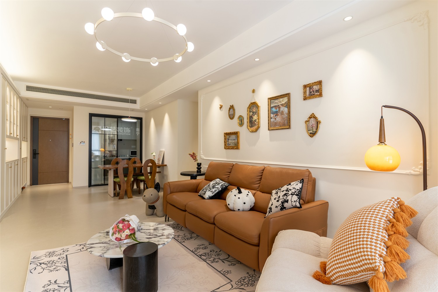 華潤西園悅府118平法式客廳裝修完工實(shí)景圖