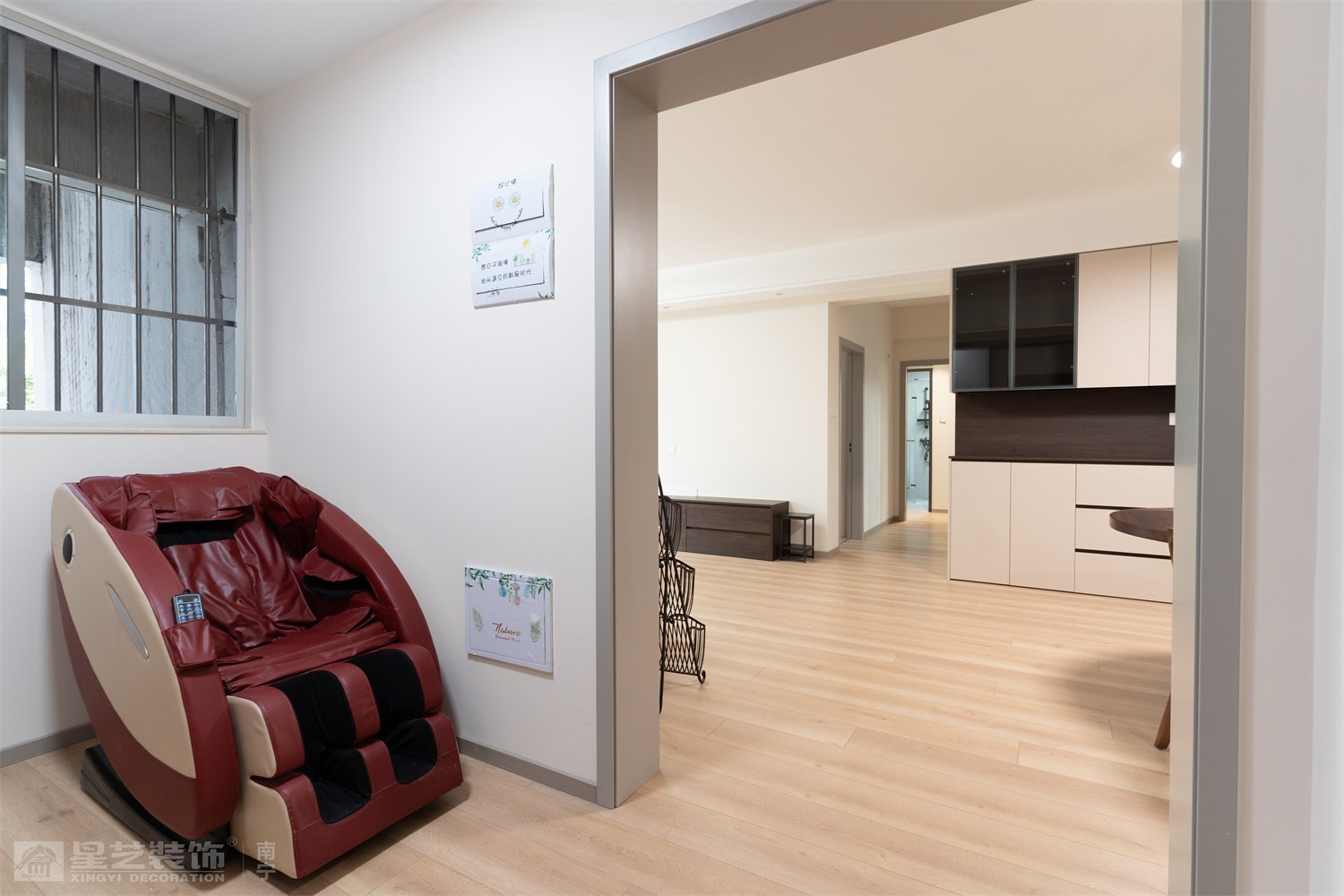 榮和中央公園110平現(xiàn)代簡約風(fēng)入戶裝修完工實(shí)景圖