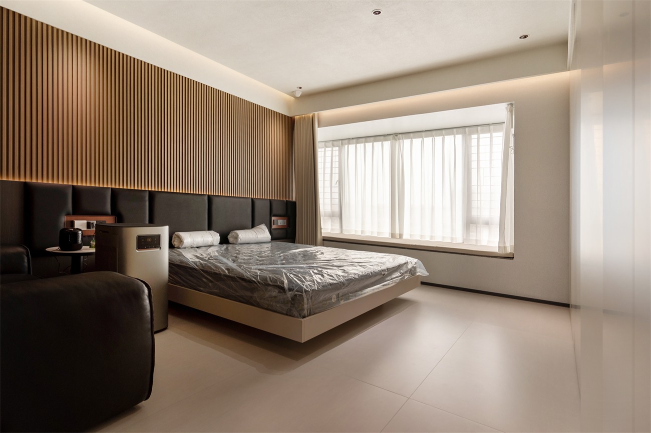 華潤西園悅府167平意式風(fēng)格臥室裝修完工實景