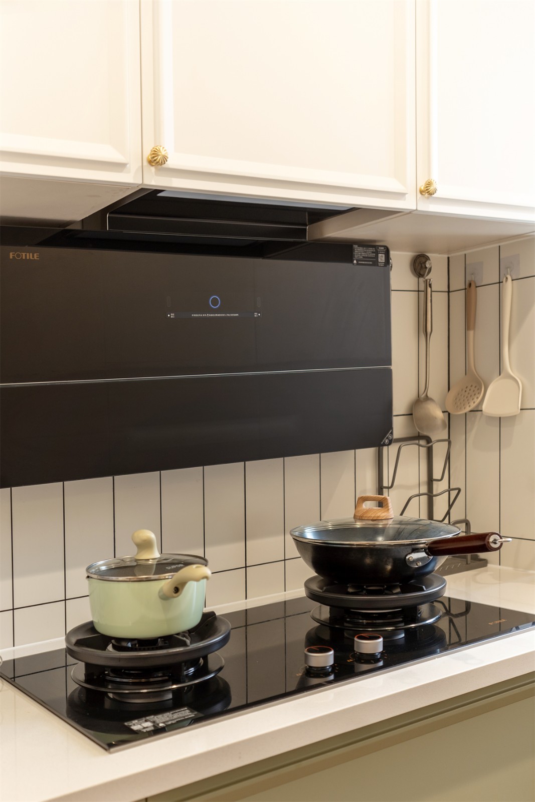 邕熙華府80平法式風(fēng)格廚房裝修完工實景圖