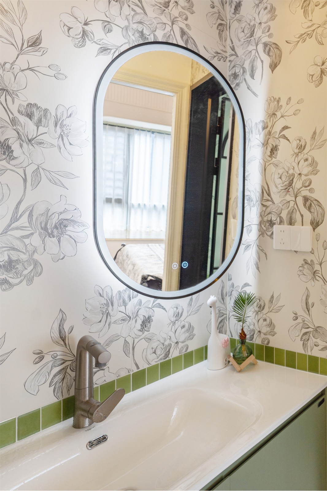 邕熙華府80平法式風(fēng)格衛(wèi)生間裝修完工實景圖