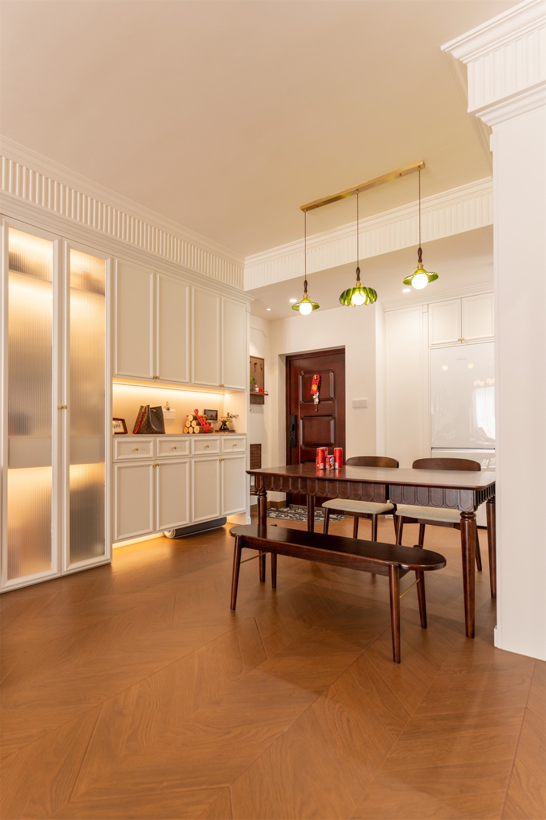 邕熙華府80平法式風(fēng)格餐廳裝修完工實景圖