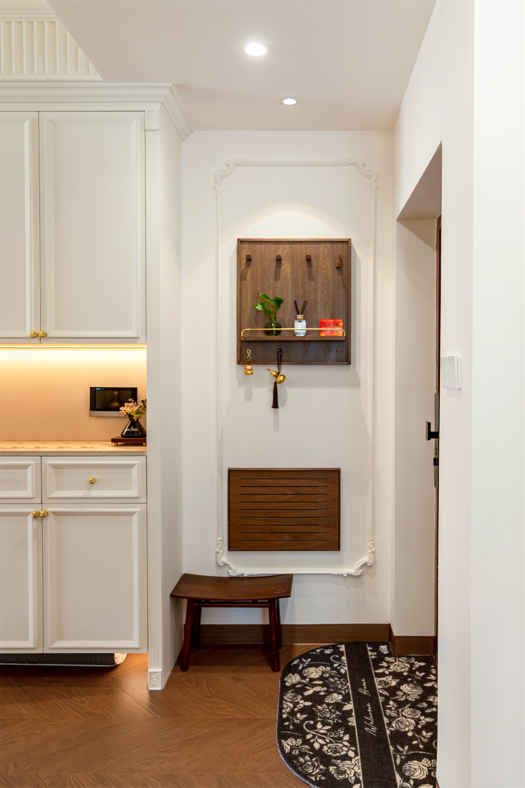 邕熙華府80平法式風(fēng)格入戶裝修完工實景圖