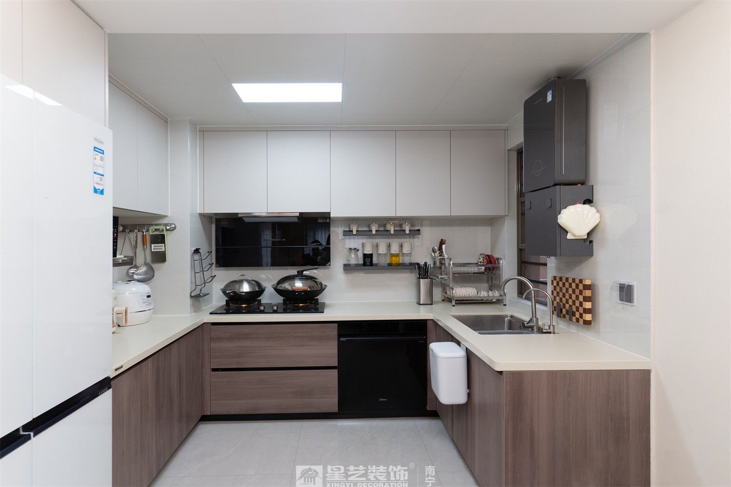 嘉逸城120平現(xiàn)代風(fēng)格廚房裝修完工實景圖