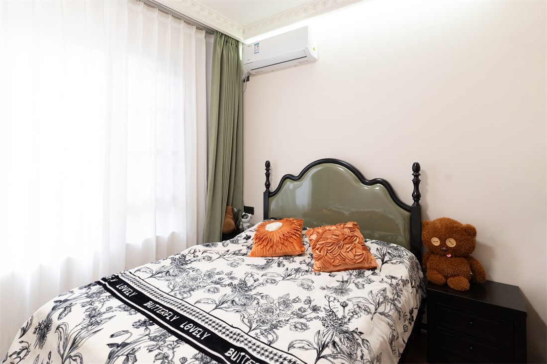 山漸青151平法式臥室裝修完工實(shí)景圖