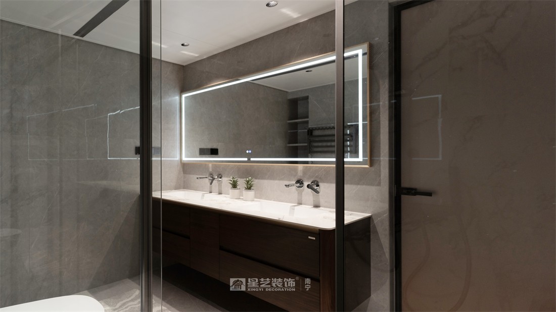 大唐臻觀196平現(xiàn)代簡(jiǎn)約淋浴間裝修完工實(shí)景