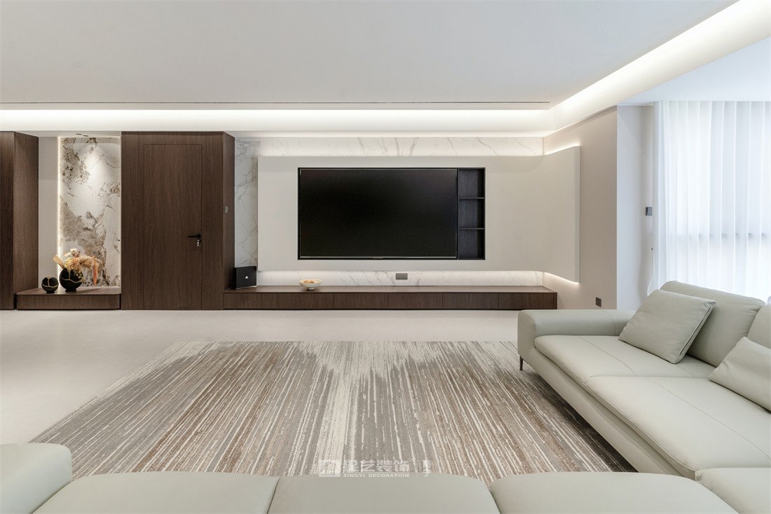 大唐臻觀196平現(xiàn)代簡(jiǎn)約客廳裝修完工實(shí)景