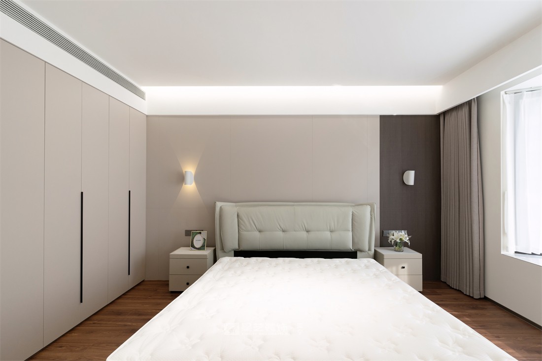 大唐臻觀196平現(xiàn)代簡(jiǎn)約臥室裝修完工實(shí)景