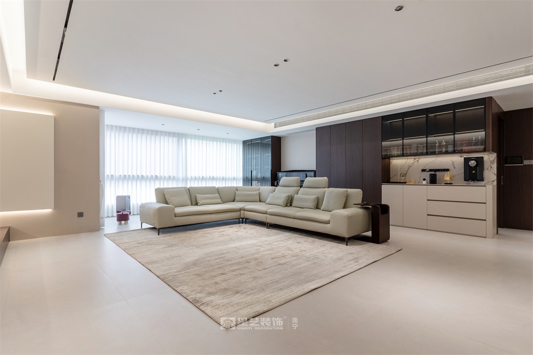 大唐臻觀196平現(xiàn)代簡(jiǎn)約客廳裝修完工實(shí)景