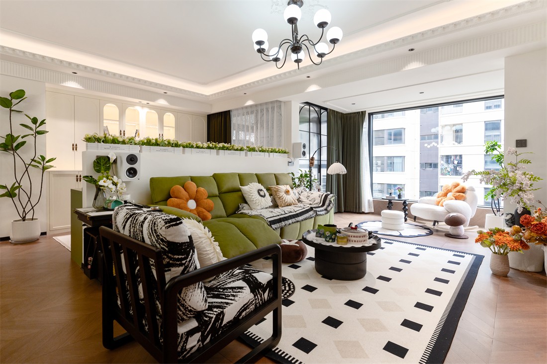 山漸青151平法式客廳裝修完工實(shí)景圖