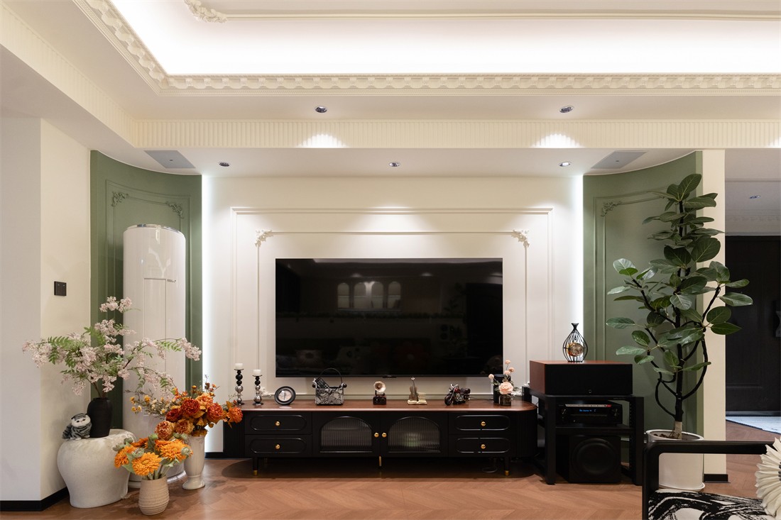 山漸青151平法式客廳裝修完工實(shí)景圖