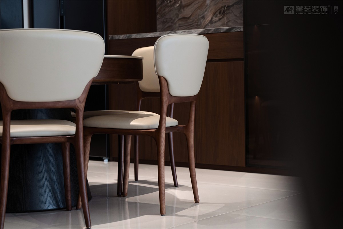 華潤西園潤府143平意式輕奢餐廳裝修完工實景圖