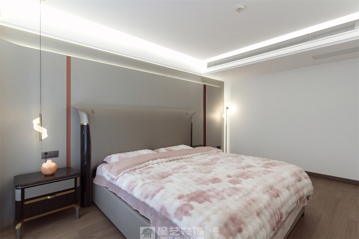 德澤苑220平現(xiàn)代簡約臥室裝修完工實(shí)景圖