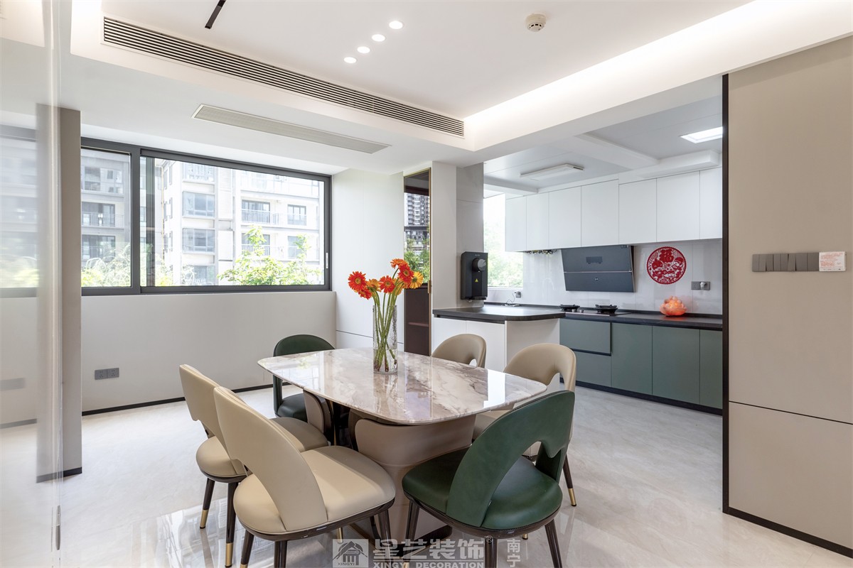 德澤苑220平現(xiàn)代簡約餐廳裝修完工實(shí)景圖