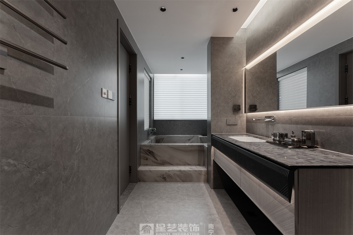 中海央墅500平現(xiàn)代極簡衛(wèi)生間裝修完工實景圖