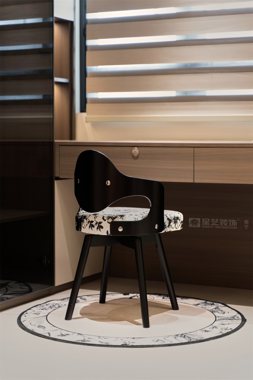 華潤西園潤府143平意式輕奢衣帽間裝修完工實景圖