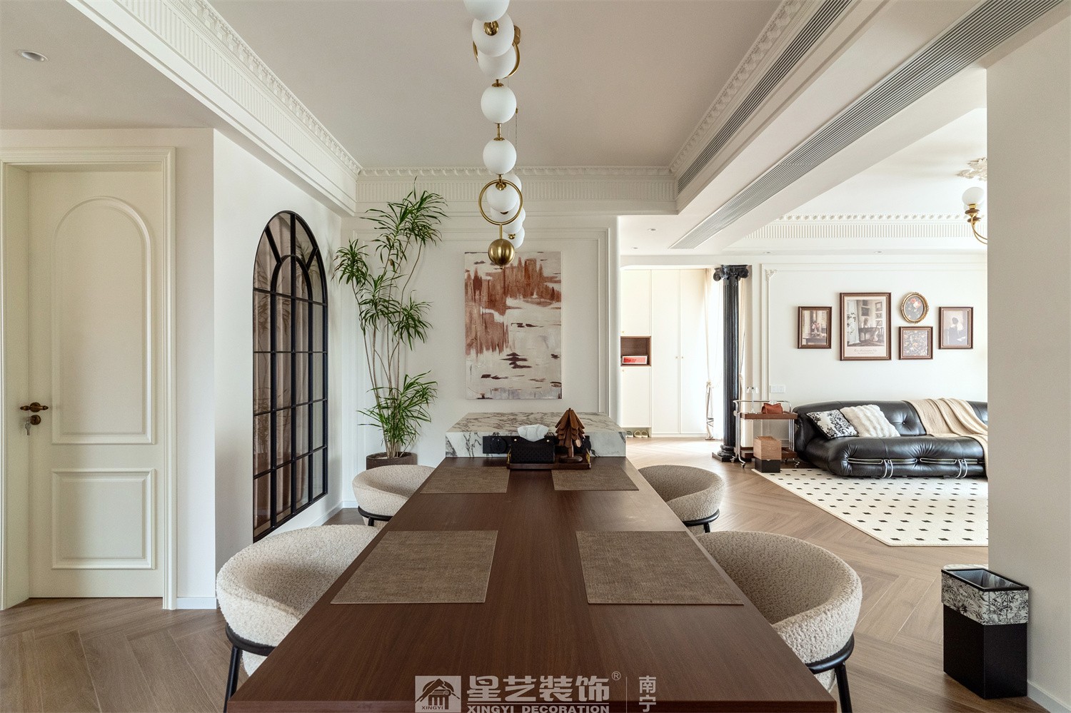 湖畔書院150平法式中古風(fēng)餐廳裝修完工實景圖