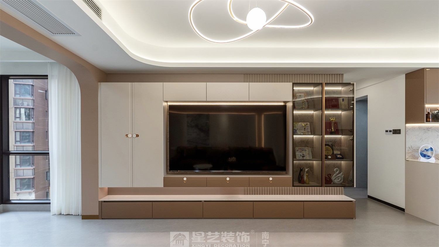 龍光天瀛140平意式輕奢客廳裝修完工實(shí)景圖