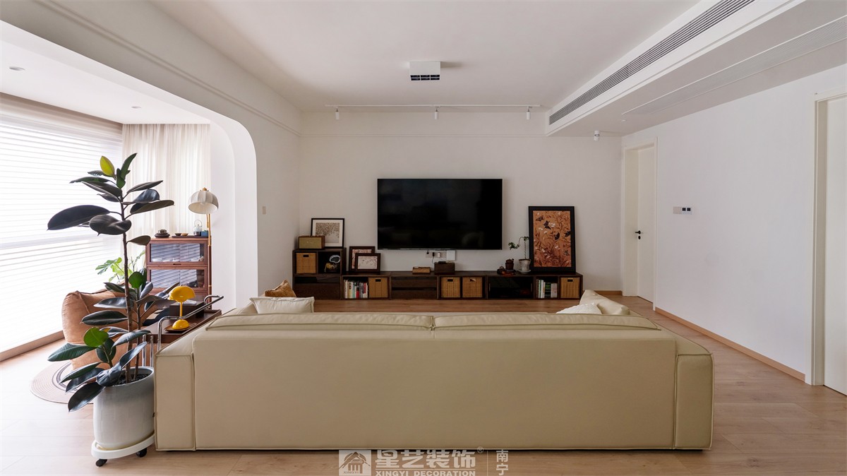 金科博翠山180平中古風(fēng)裝修客廳完工實景圖