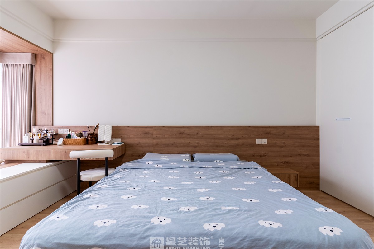 金科博翠山180平中古風(fēng)裝修臥室完工實景圖