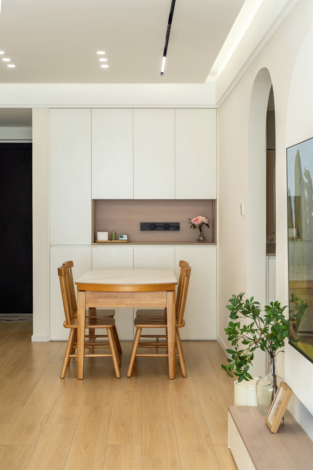 保利領(lǐng)秀廣場(chǎng)75平奶油風(fēng)餐廳裝修實(shí)景圖