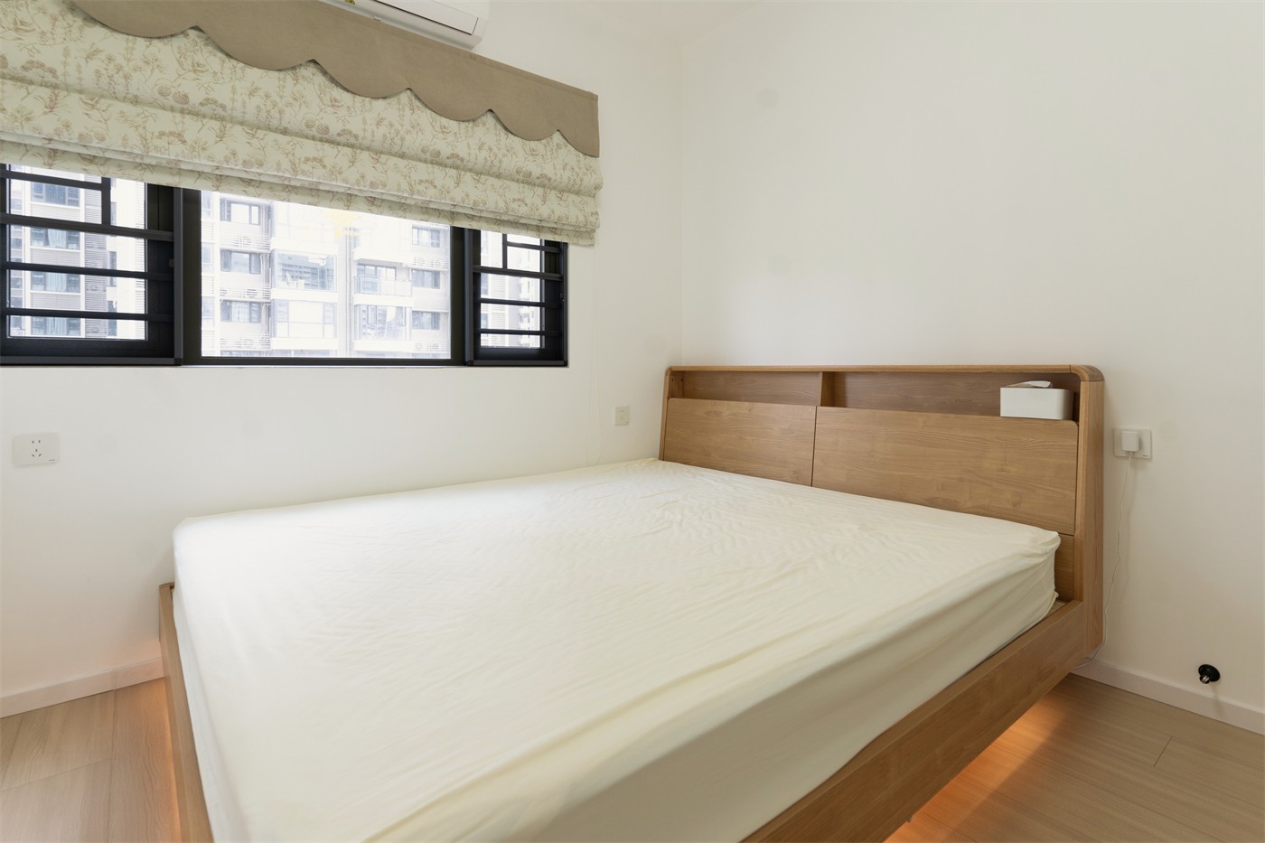 保利領(lǐng)秀廣場(chǎng)75平奶油風(fēng)臥室裝修實(shí)景圖