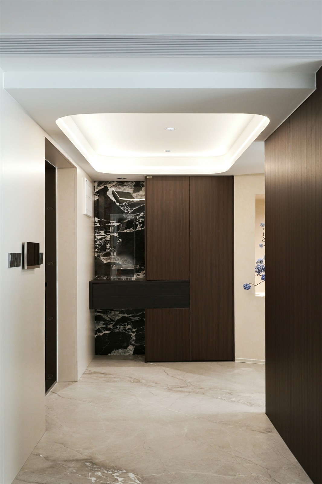 中海湖上景明意式輕奢137平入戶裝修實(shí)景圖