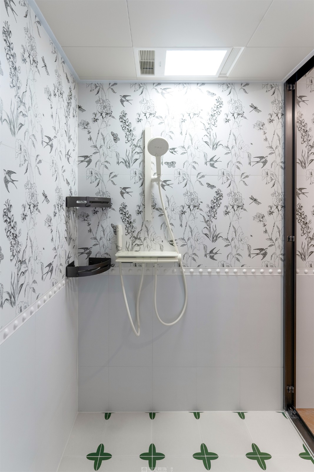 華潤中山府113平法式中古衛(wèi)生間裝修完工實景圖