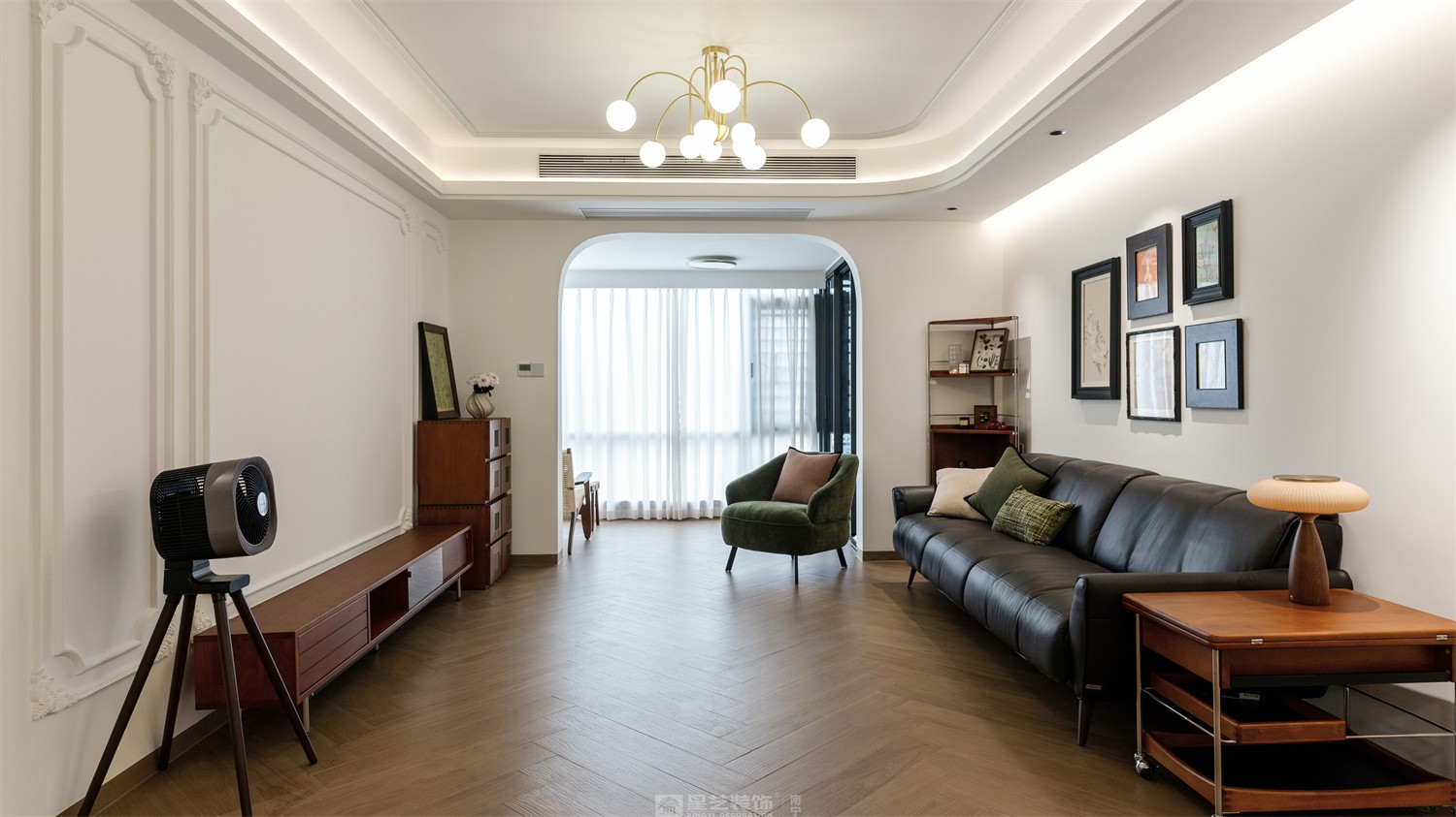 華潤中山府113平法式中古客廳裝修完工實景圖