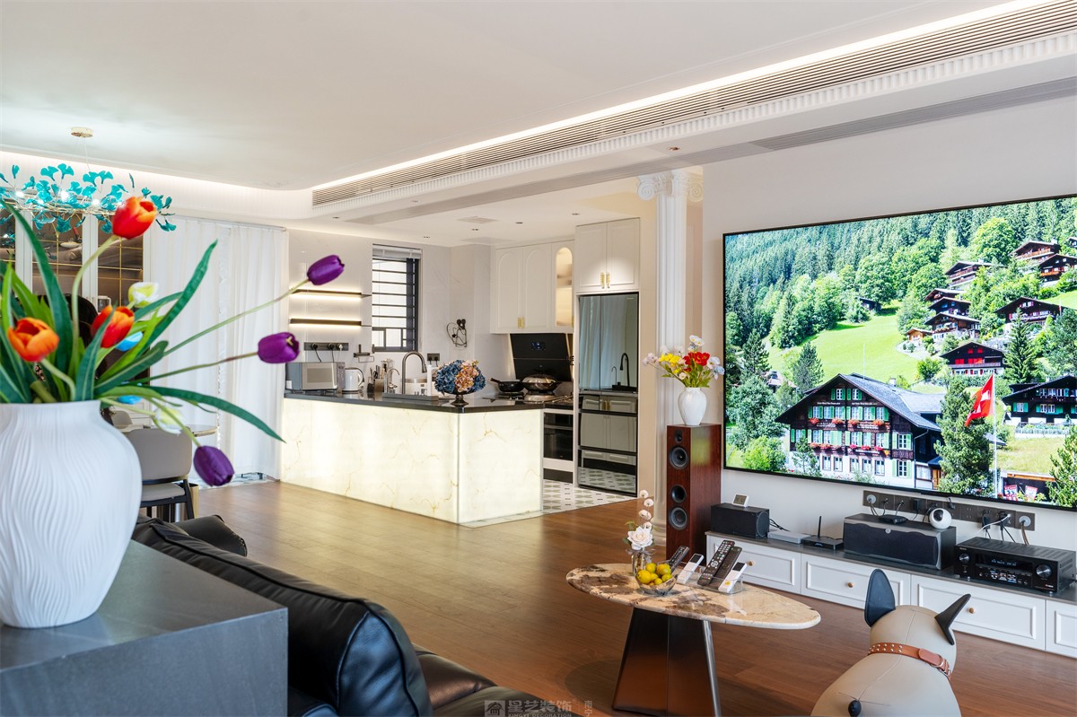 建發(fā)縵云143平法式風格客廳裝修實景圖