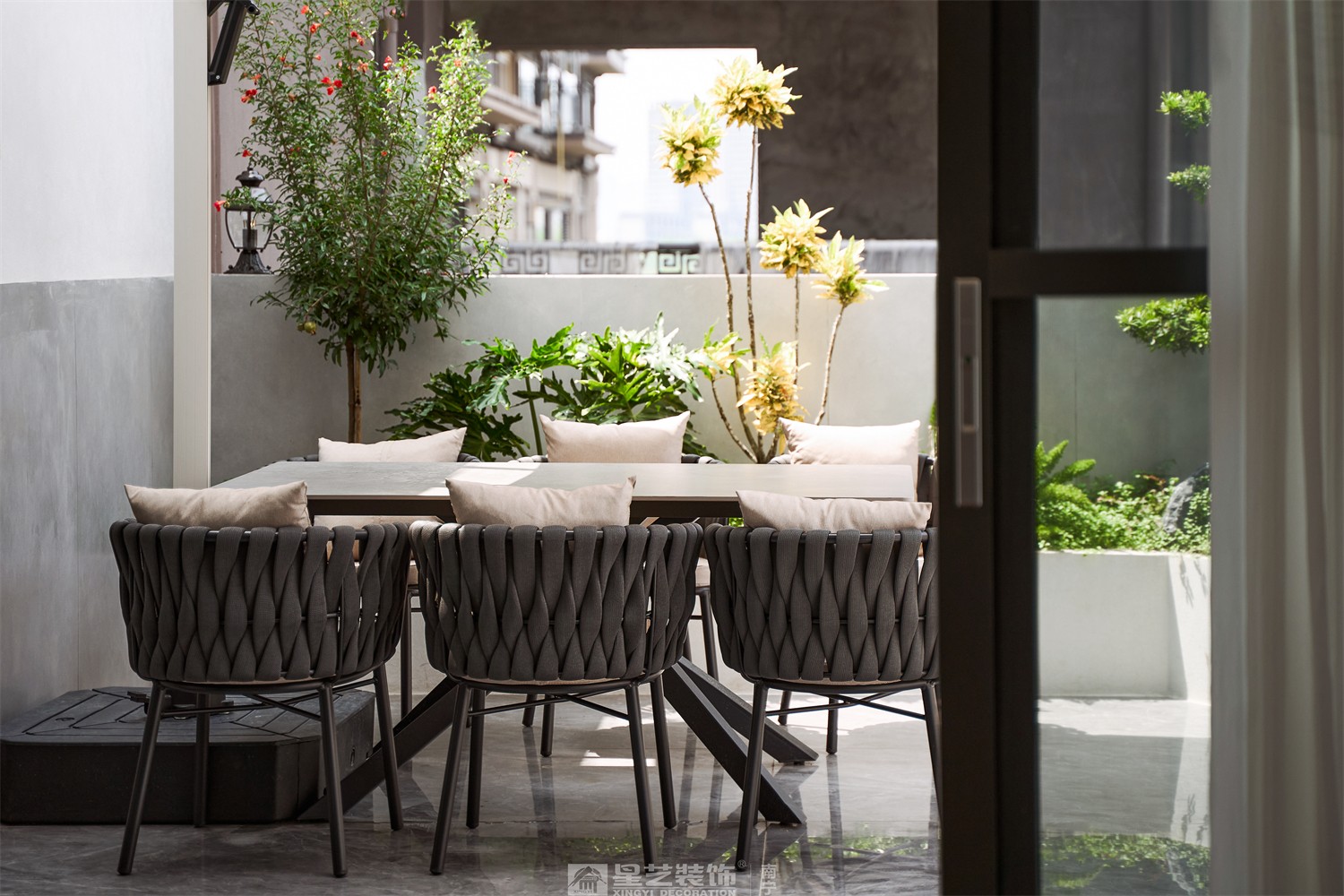 建發(fā)五象印月300平現(xiàn)代輕奢陽(yáng)臺(tái)裝修效果圖